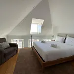 Sm *